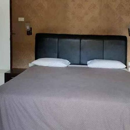 RedDoorz near Pantai Panjang Bengkulu 2 Hotel Bagian luar foto